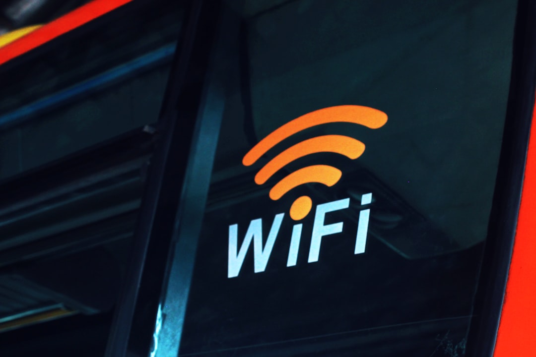 公共WiFi到底有多危险？黑客如何窃取你的密码